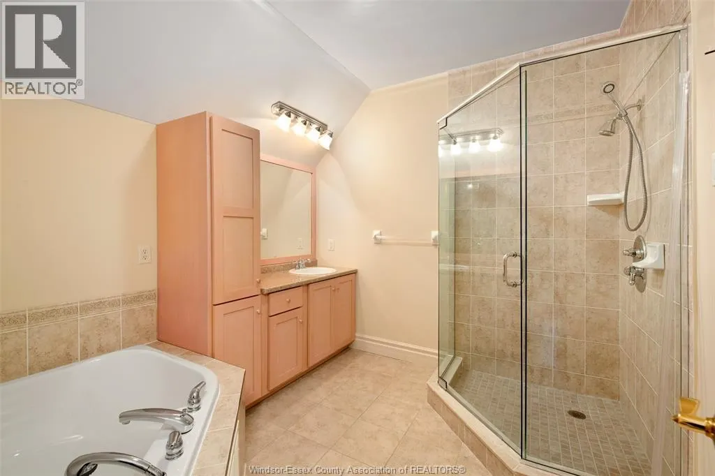 2055 HICKORY LANE