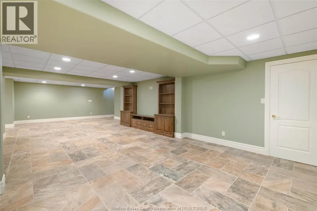 2055 HICKORY LANE