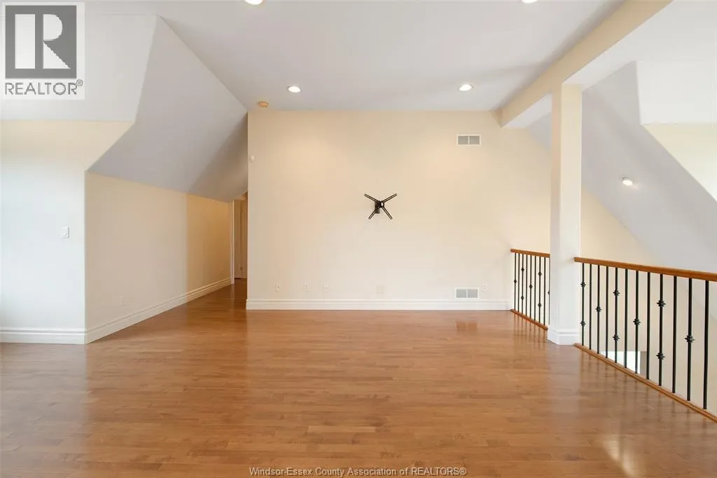 2055 HICKORY LANE