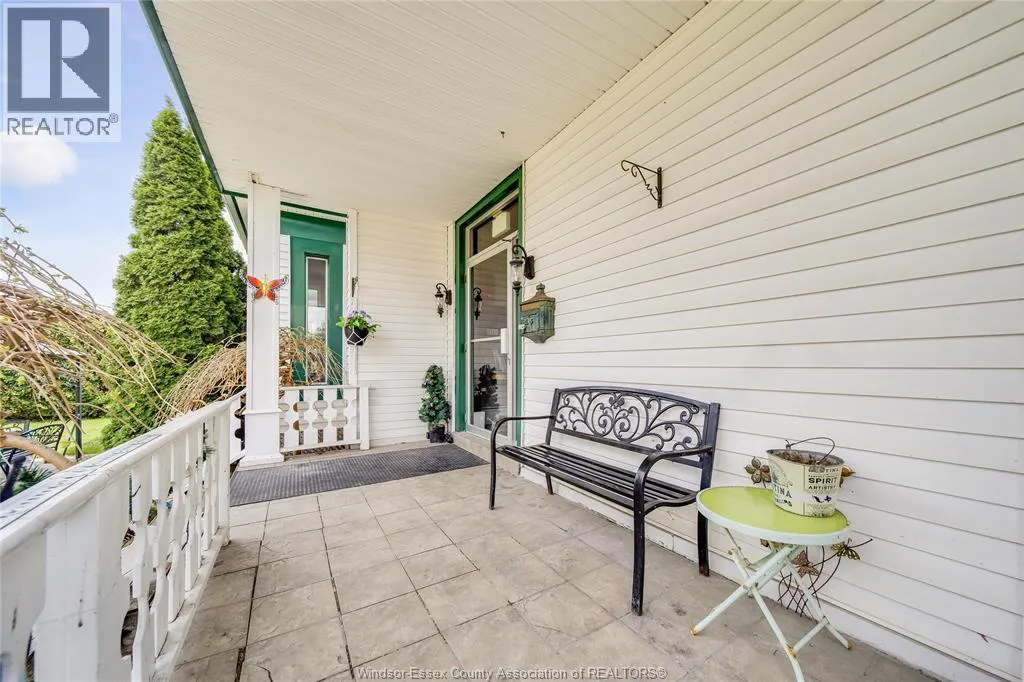 122 TALBOT STREET South