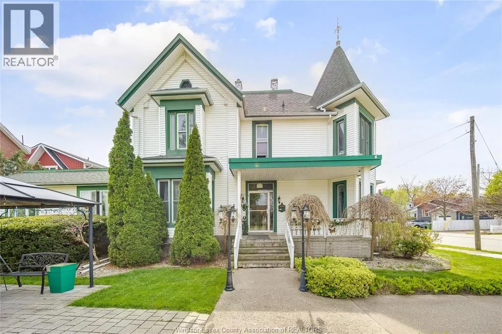 122 TALBOT ST. S