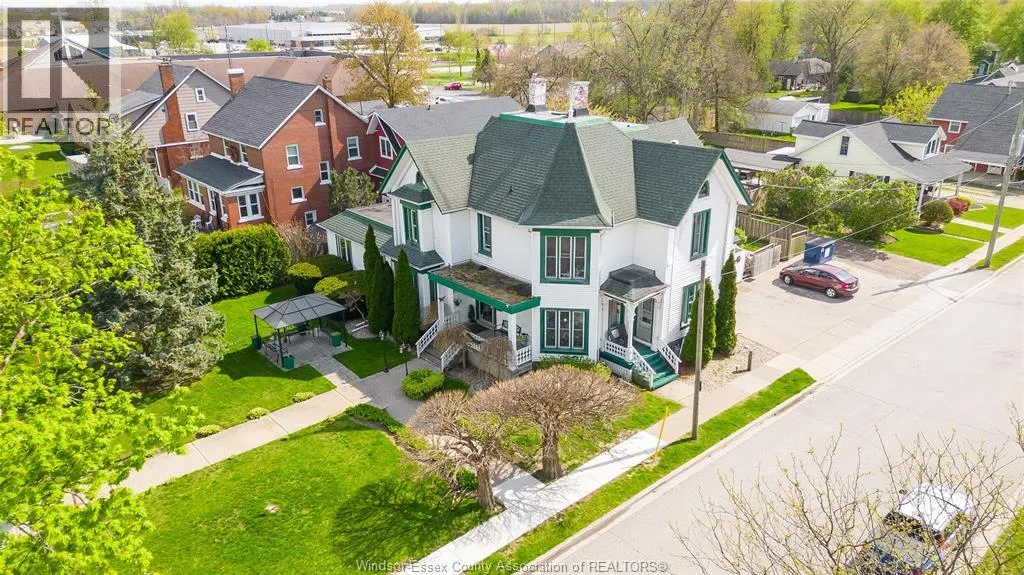 122 TALBOT ST. S