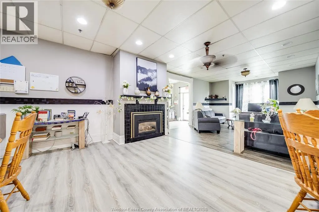 122 TALBOT ST. S