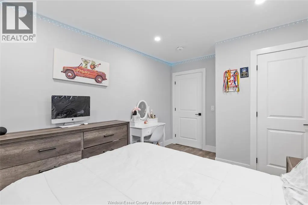 1067 MAPLE