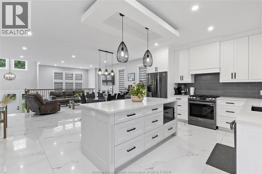 1067 MAPLE
