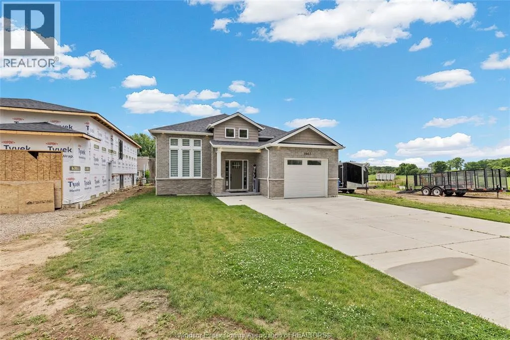 1067 MAPLE
