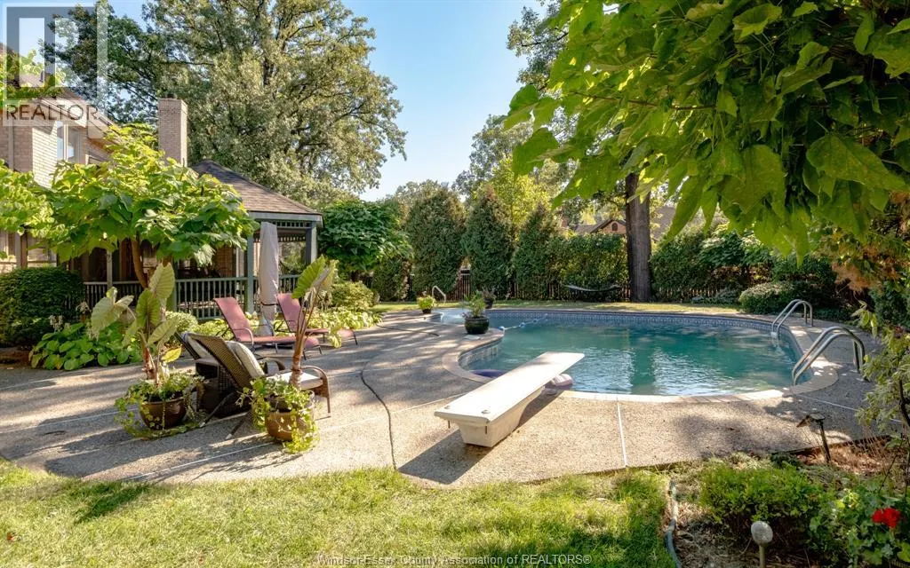 379 ELMGROVE DRIVE