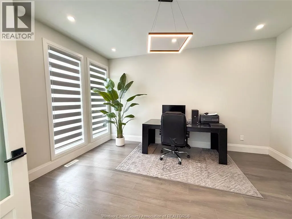 7 CYPRESS POINTE