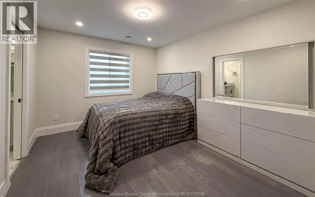 7 CYPRESS POINTE
