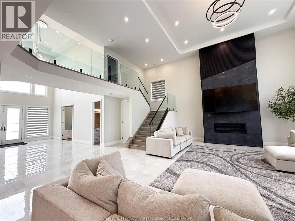 7 CYPRESS POINTE