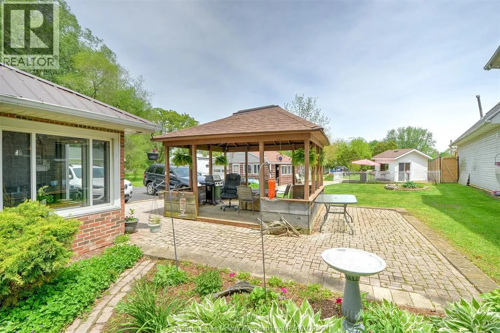 1047 FRONT ROAD South