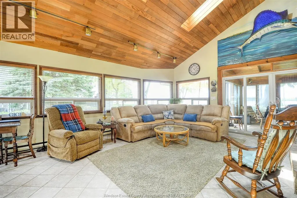 1047 FRONT ROAD South