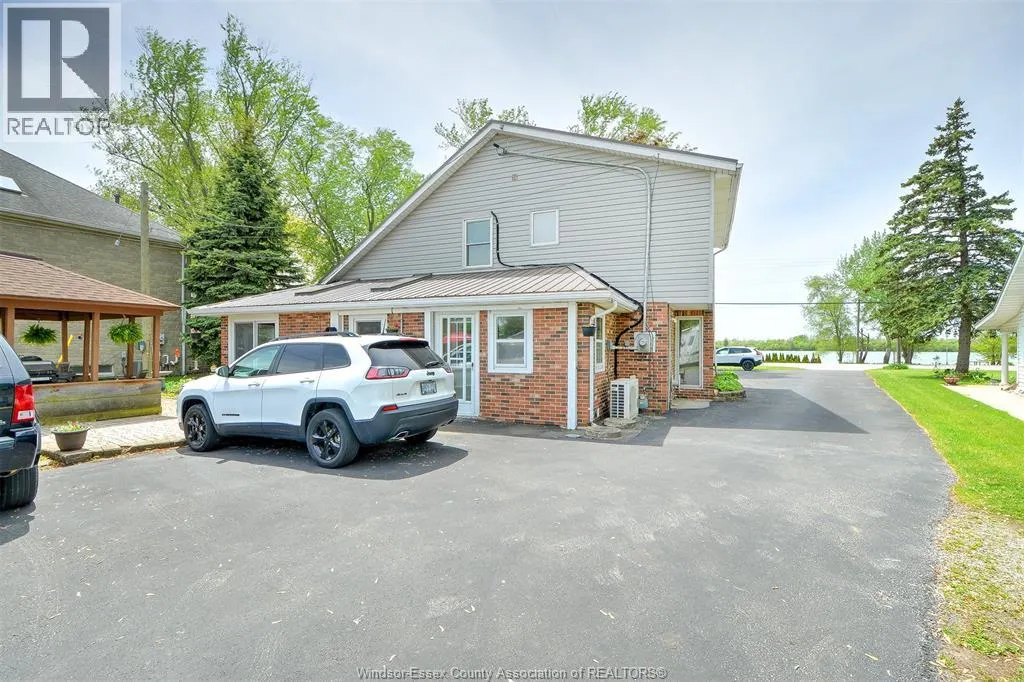 1047 FRONT ROAD South