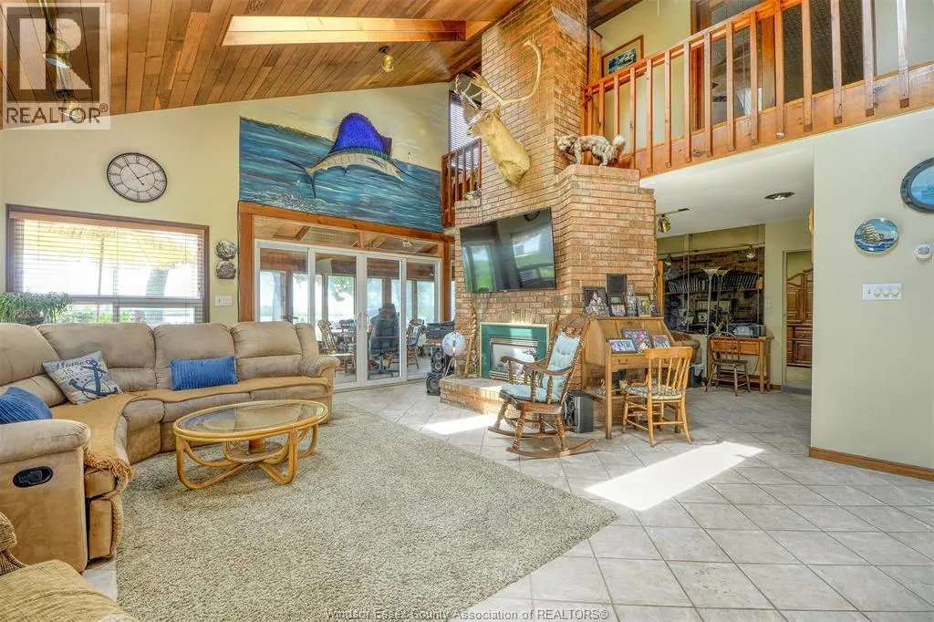 1047 FRONT ROAD South