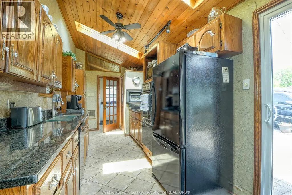 1047 FRONT ROAD South