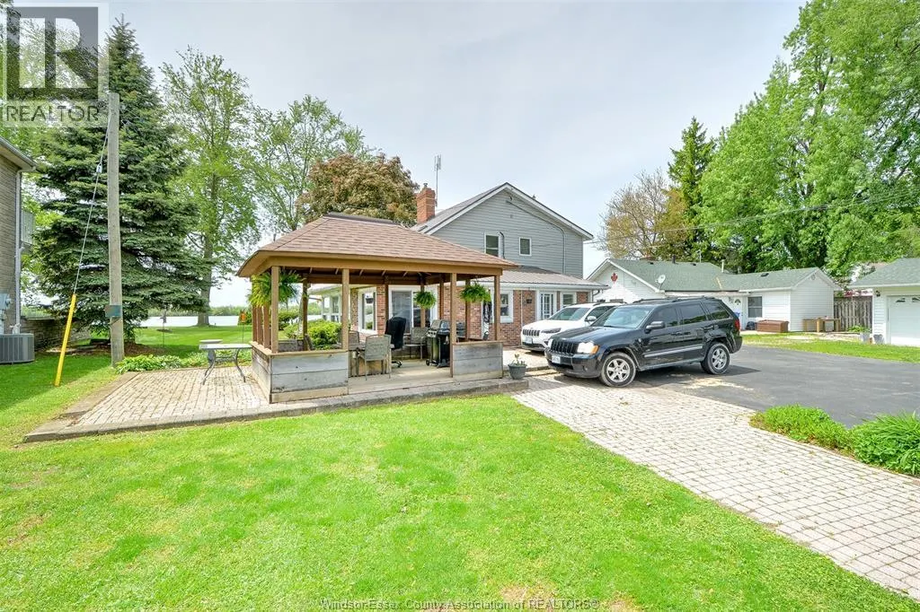 1047 FRONT ROAD South