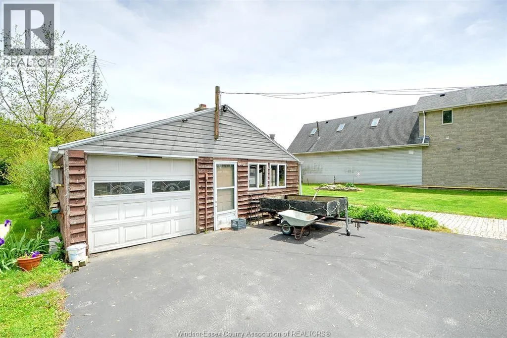 1047 FRONT ROAD South