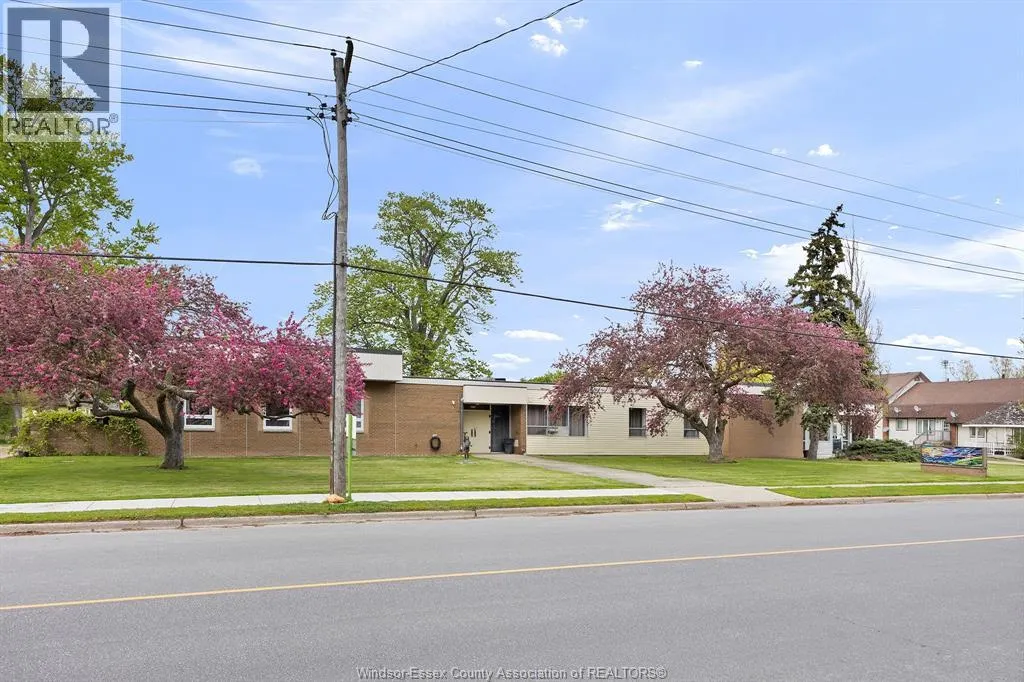 6690 TECUMSEH ROAD