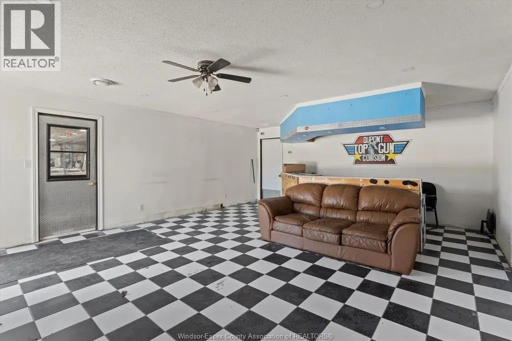 203 SINASAC STREET East