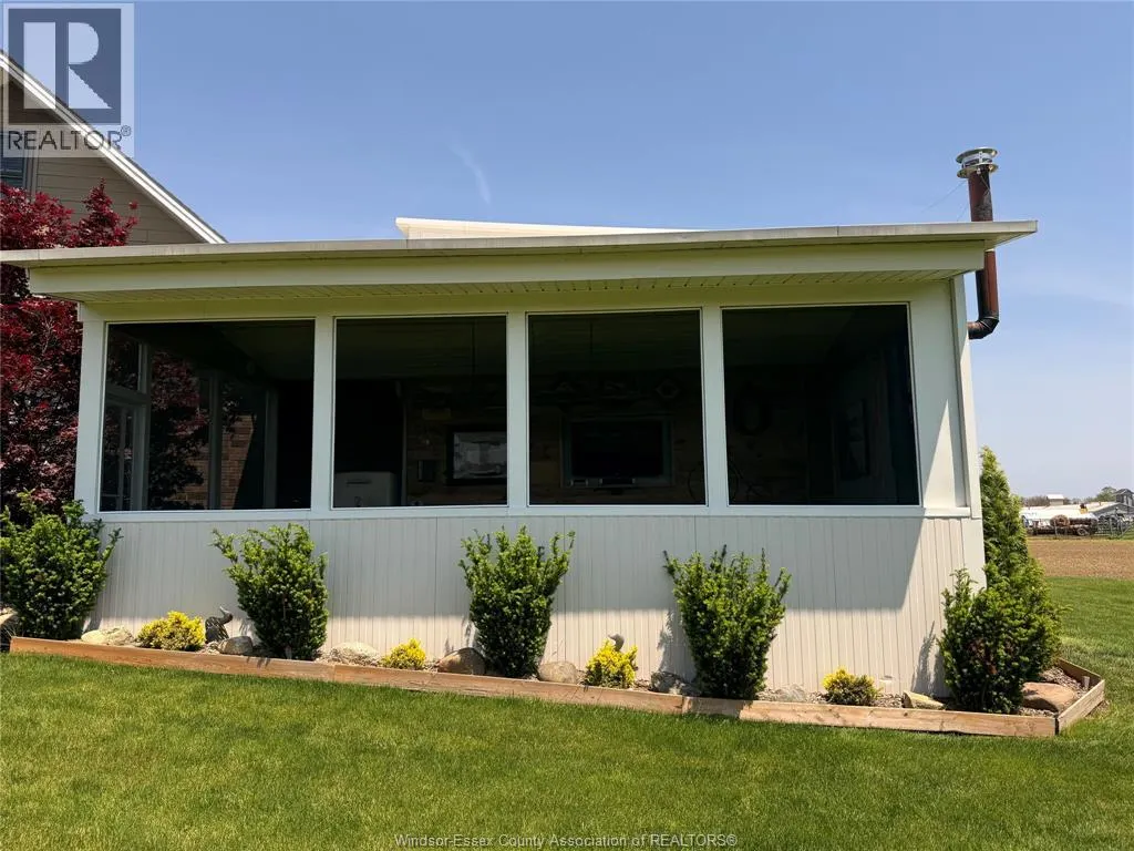 658 Talbot STREET East