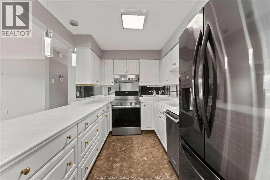310 VILLAGE GROVE DRIVE Unit# 213
