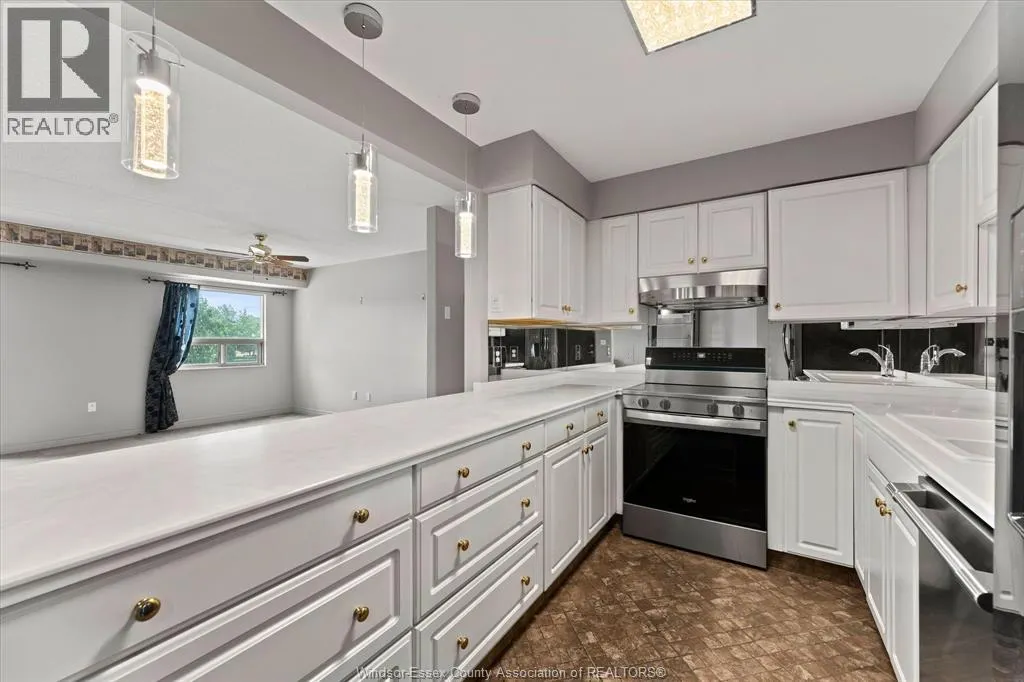 310 VILLAGE GROVE DRIVE Unit# 213