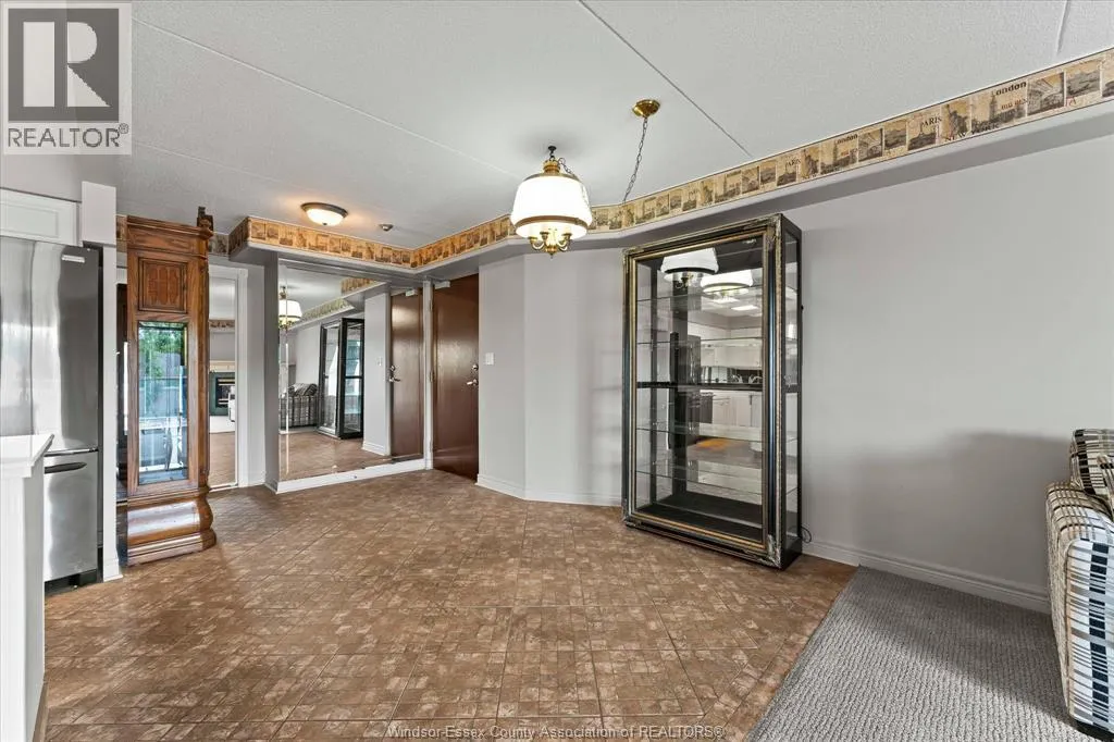 310 VILLAGE GROVE DRIVE Unit# 213
