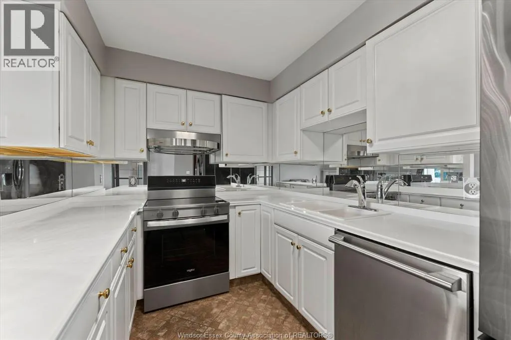310 VILLAGE GROVE DRIVE Unit# 213