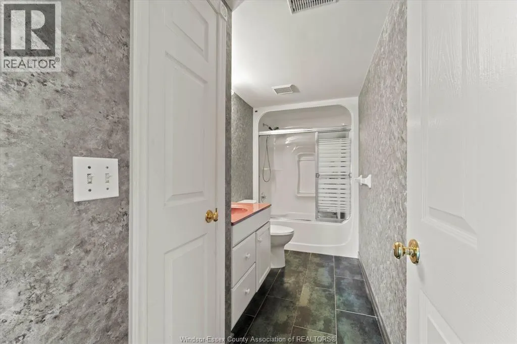 310 VILLAGE GROVE DRIVE Unit# 213