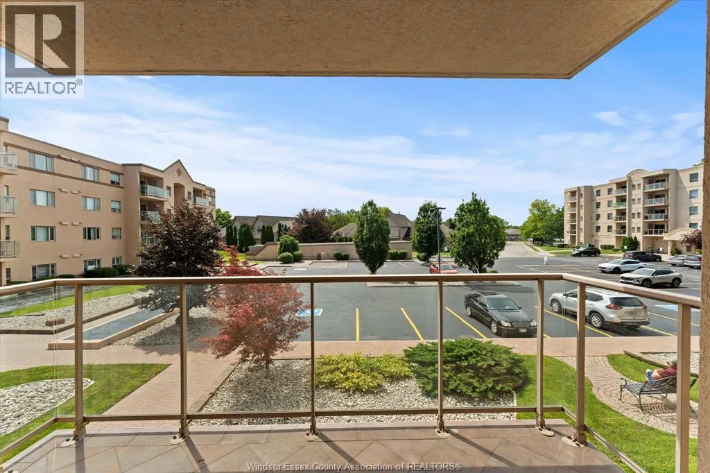 310 VILLAGE GROVE DRIVE Unit# 213
