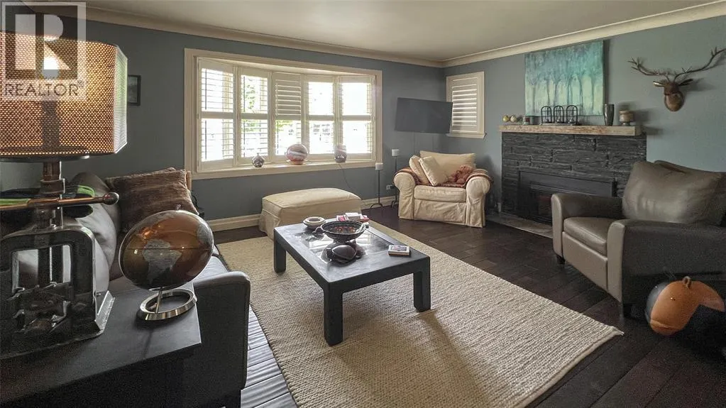 1275 WEBSTER DRIVE