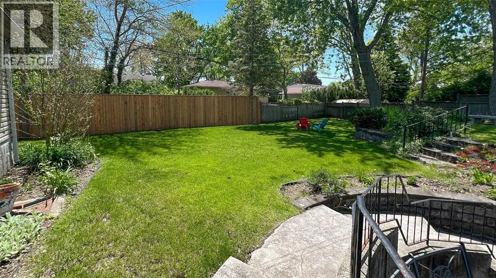 1275 WEBSTER DRIVE