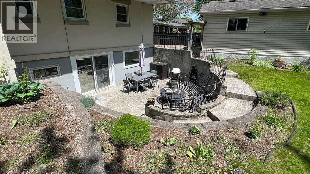 1275 WEBSTER DRIVE