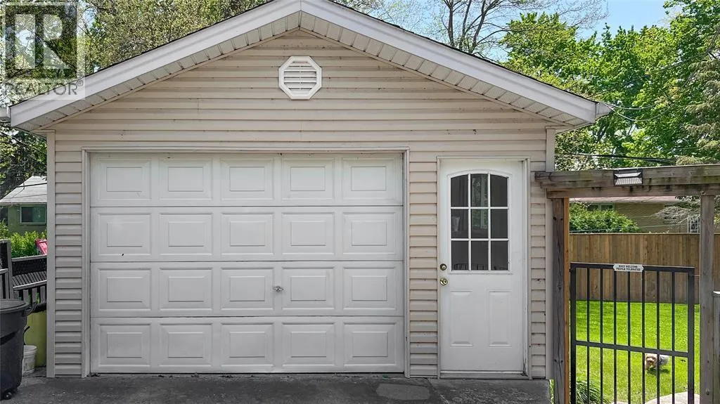 1275 WEBSTER DRIVE