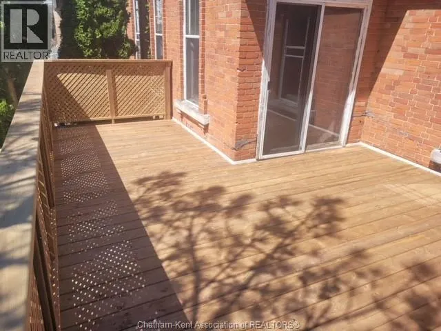 135 William STREET South
