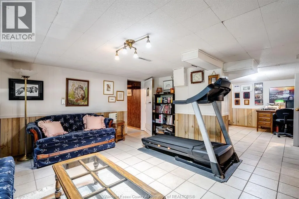 1570 Road 3 East