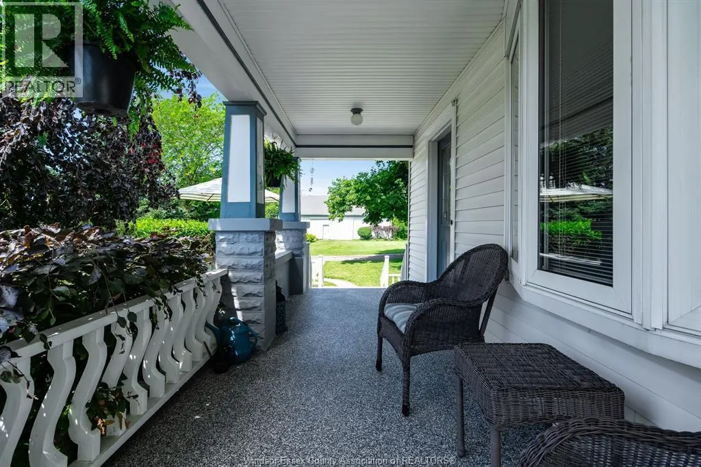 1570 Road 3 East