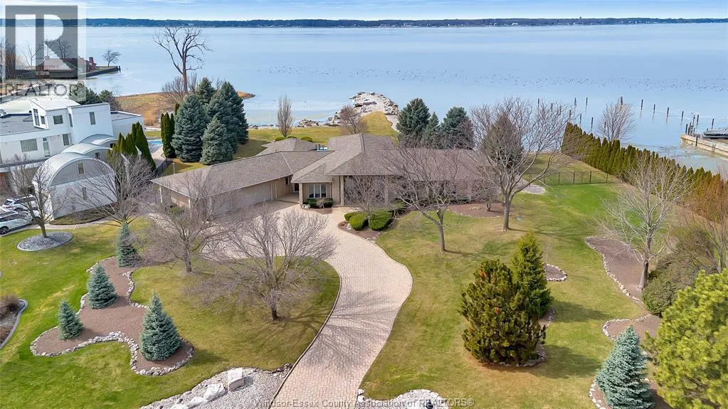 30 EMERALD LANE