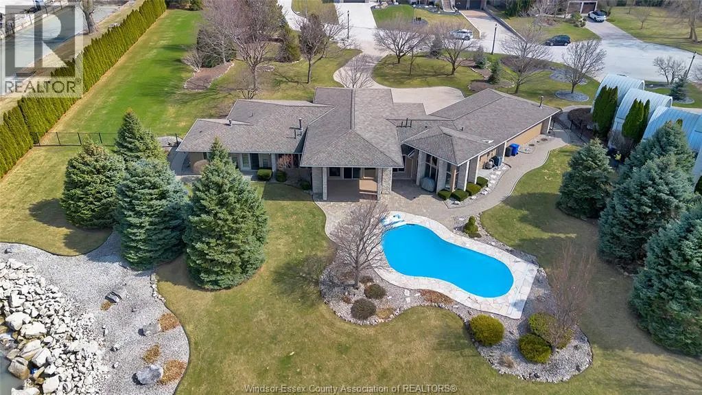 30 EMERALD LANE