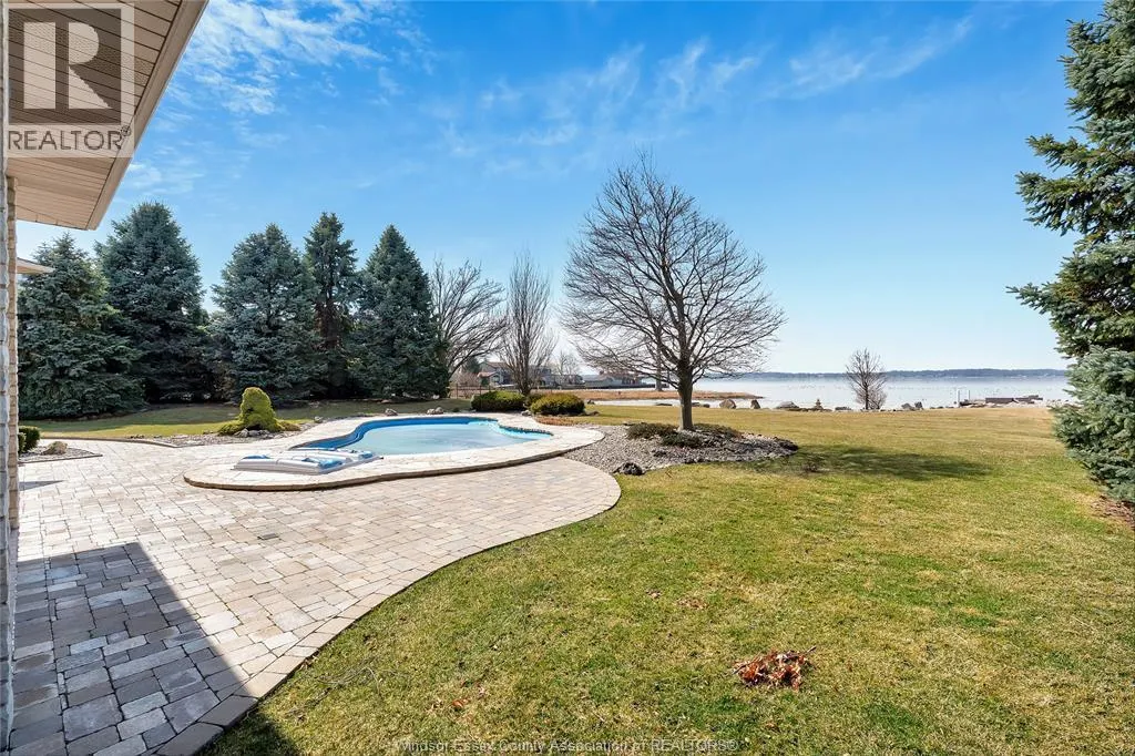 30 EMERALD LANE