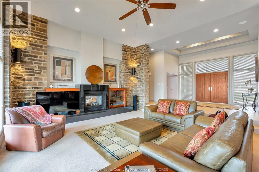 30 EMERALD LANE