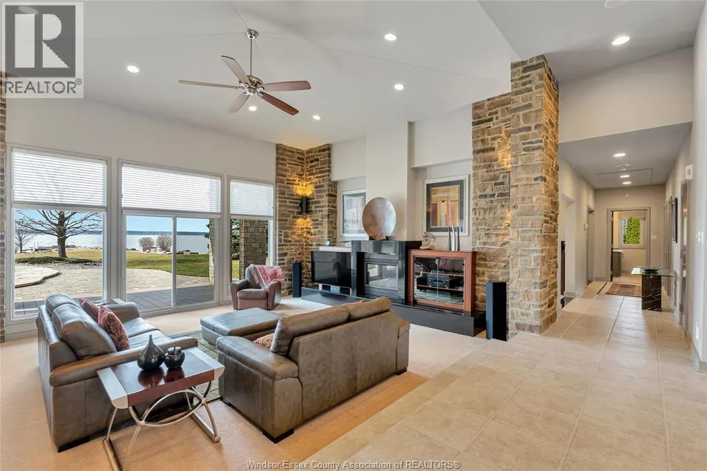 30 EMERALD LANE