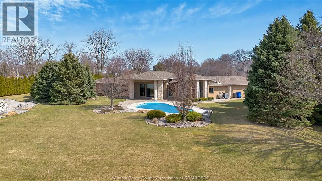 30 EMERALD LANE