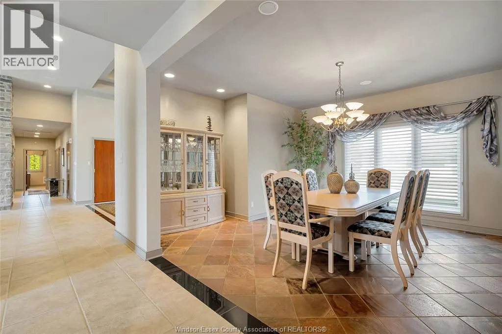 30 EMERALD LANE