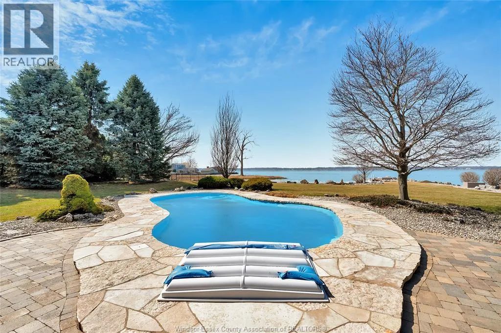 30 EMERALD LANE