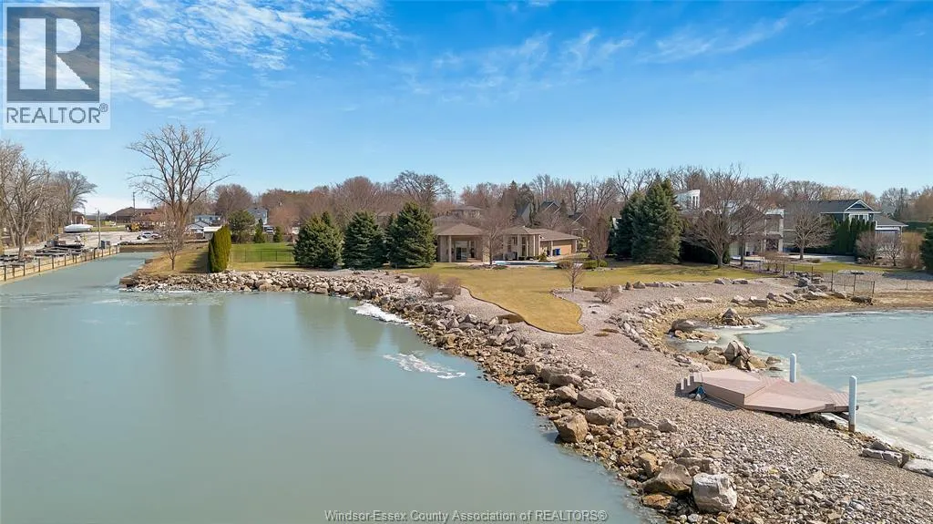 30 EMERALD LANE