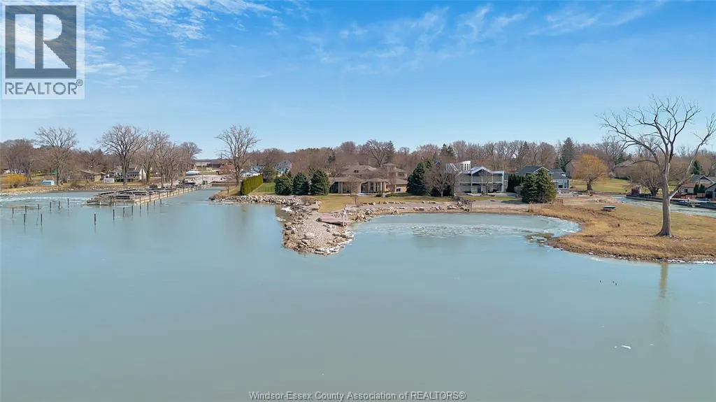 30 EMERALD LANE
