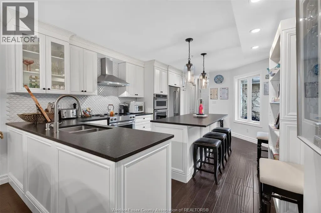 208 CRYSTAL BAY DRIVE