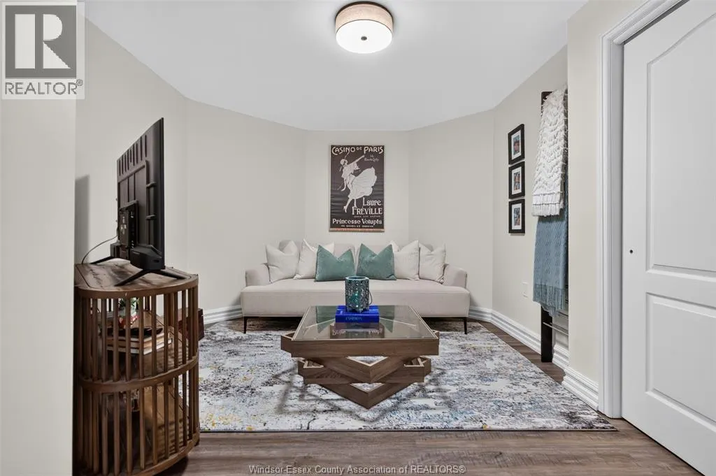 208 CRYSTAL BAY DRIVE