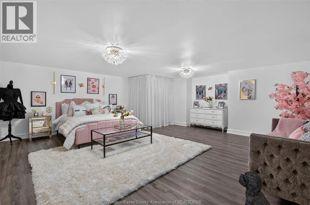 208 CRYSTAL BAY DRIVE
